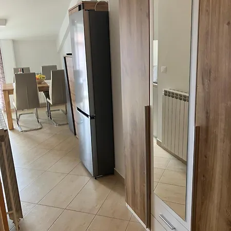 Voch Apartman Zambratija